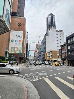 重慶南路漢口街口透天金店面 380,000元/月