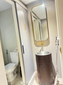 超便宜小巨蛋大面寬300萬裝修燙金店辦可停3部車 119,888元/月