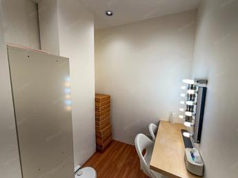 【房東直租｜凱悅星級飯店旁｜南京東路×光復北路1F店面辦公】210,000元/月 