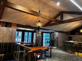 市民大道稀有透天2樓店面，可做餐、酒舘 210,000元/月