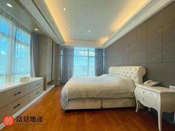 AIT樓中樓泳池含稅私人露臺戶雙主臥3車位近美國在台協會 300,000 元/月 