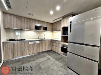 富陽三愛 市府MRT●大巨蛋●溫馨裝潢●經典4房 138,000 元/月