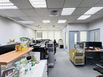 租永春捷運商圈優質純辦.門面優.挑高屋況優.含車位53,000元/月（含車位）