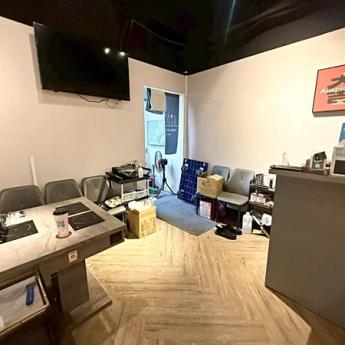 市中心稀有火鍋店｜4.9星營業中頂讓 租金：45,000元/月 頂讓金：80萬元 (含全部設備)  