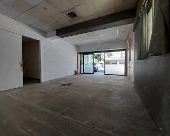 (松仁路)金三角面寬金店面95,000元/月