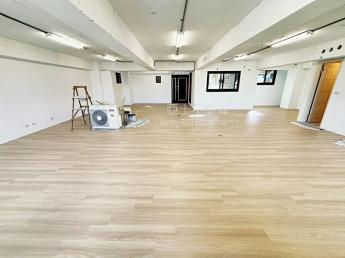 台北小巨蛋旁稀有辦公室，南京東路四段邊間雙採光！70,000元/月