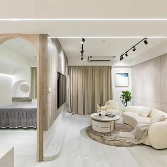 東區精緻超值裝潢美業頂讓 租金：55,000元/月 頂讓金：100萬元 (含全部設備) 