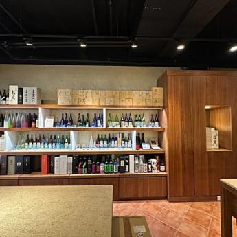 小巨蛋日系精裝修店面 租金：46,000元/月 頂讓金：50萬元 (含全部設備) 