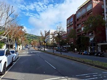 三角窗霸氣角地～獨棟透天店面 220,000元/月