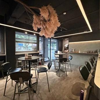稀有????高質感餐酒館/免裝潢，立即營業  租金：150,000元/月 頂讓金：150萬元 (含部