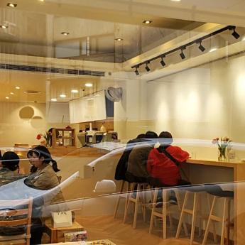 頂讓咖啡店近信義安和、國泰醫院、仁愛國小 租金：56,000元/月 頂讓金：70萬元