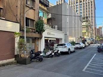 信義安和站／文昌傢俱／臨街店適合傢俱家飾古玩及文創辦公室 NT$72,000