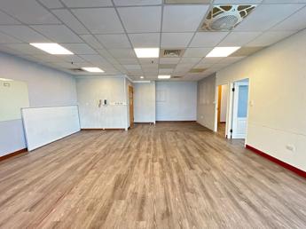 鼎天商務高樓層辦公大樓